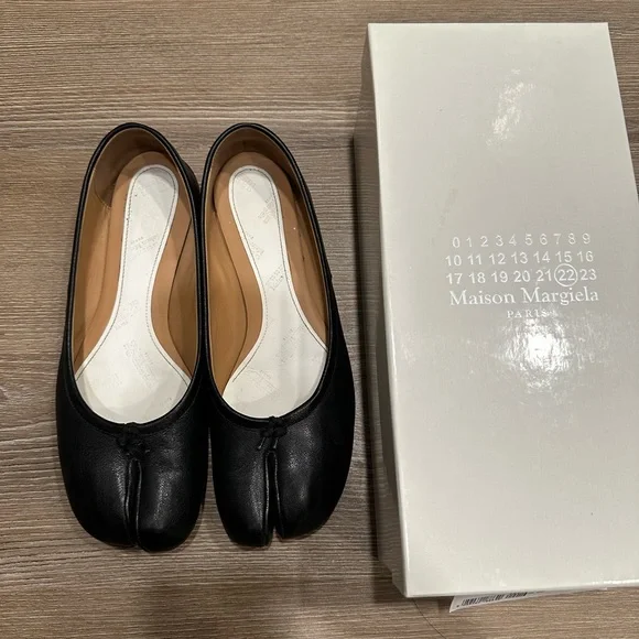 Maison Margiela Black Leather Tabi Ballerina Flats | Size IT39 - Picture 1 of 6
